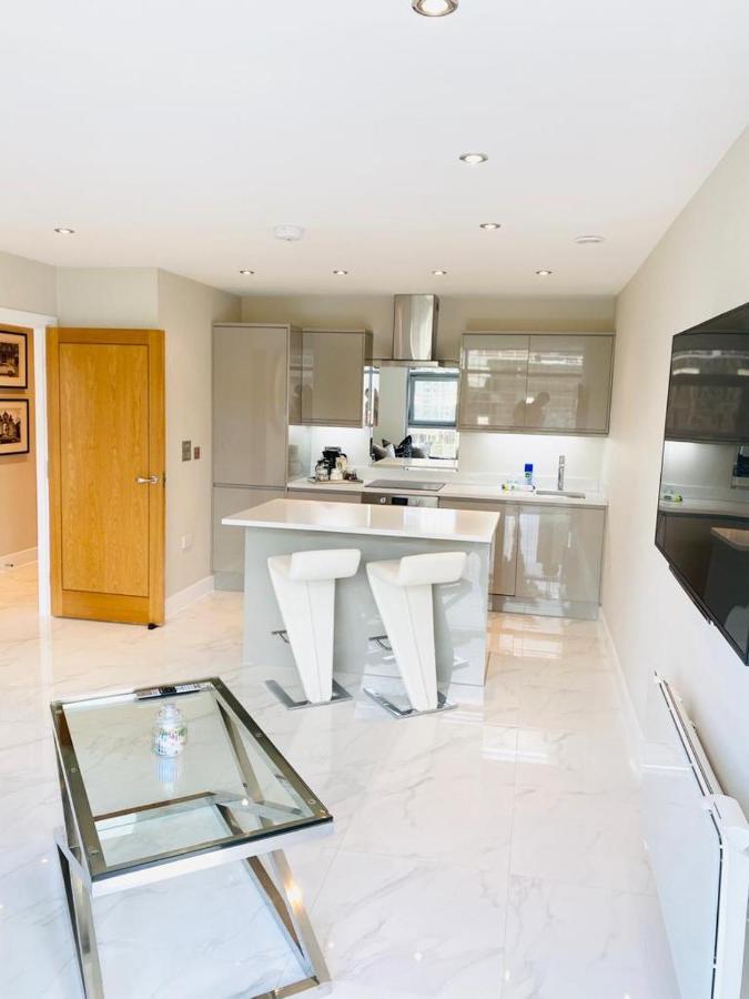 Superior Apartment In Cardiff City Centre Экстерьер фото